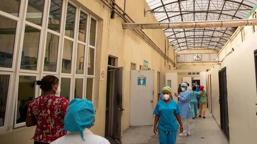 El Gobierno completa el aumento salarial del 25 % a los médicos de la Red Pública El Gobierno completa el aumento salarial del 25 % a los médicos de la Red Pública