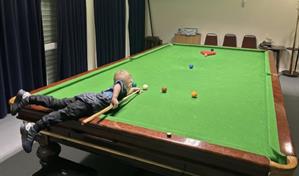 Un ni&ntilde;o de dos a&ntilde;os bate dos r&eacute;cord Guinness de billar