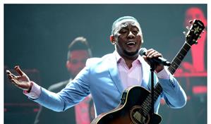 Doctora asegura que Anthony Santos es el padre de su hijo de un a&ntilde;o y dice contar con prueba de ADN