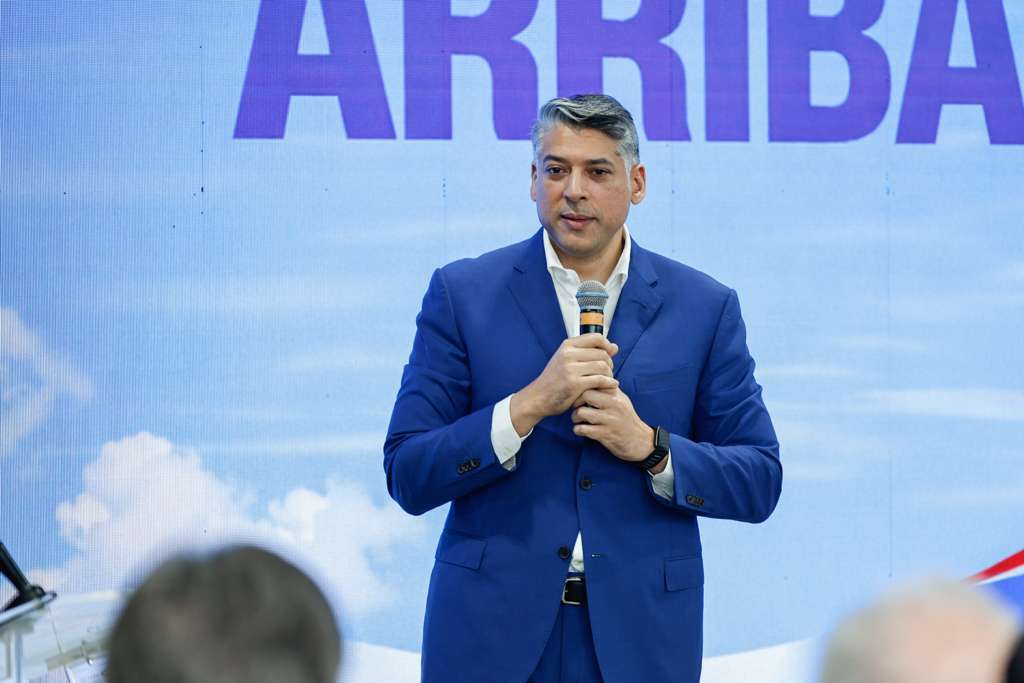 El CEO de Arajet, Víctor Pacheco durante la presentación de los resultados de la compañía en el 2025 y las metas para el 2026.