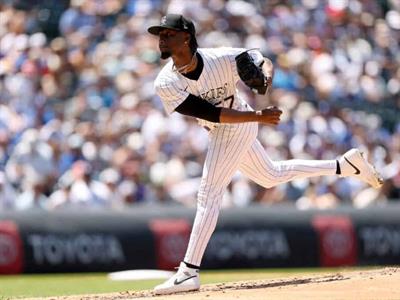 Los Yankees traen a un lanzador desde los Rockies