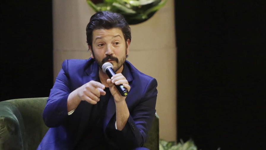Diego Luna revela su experiencia con Alfonso Cuar&oacute;n en Hay Festival Cartagena
