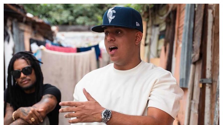 JayB1 lanza "Si t&uacute; no me quiere" junto a Vaker&oacute;