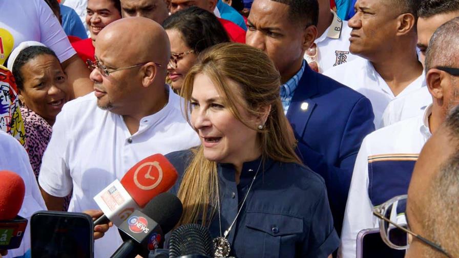 Alcaldesa Carolina Mejía niega intenciones de privatizar el mercado de la Duarte Alcaldesa Carolina Mejía niega intenciones de privatizar el mercado de la Duarte