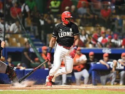 El Escogido acelera y recorta la distancia con las Águilas