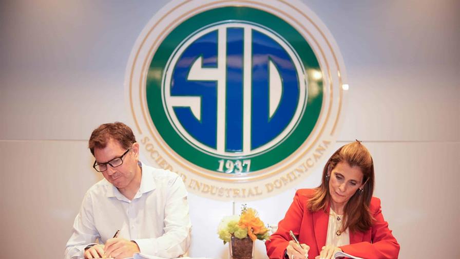 Grupo SID y escuela de negocios espa&ntilde;ola firman acuerdo para otorgar becas a colaboradores