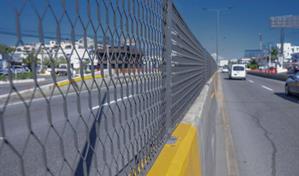 Obras P&uacute;blicas reparar&aacute; barandas en pasos a desnivel de la 27 de Febrero desde este jueves