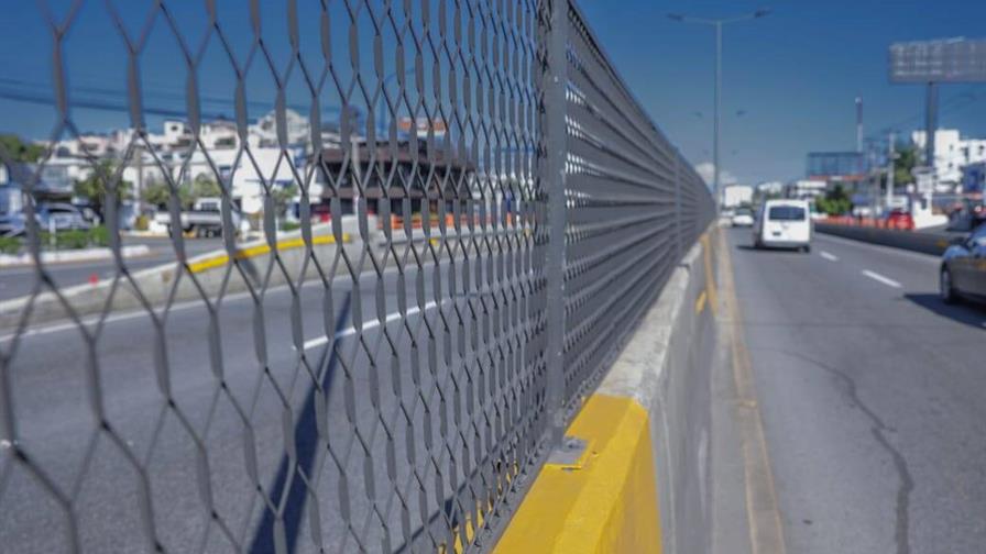 Obras Públicas reparará barandas en pasos a desnivel de la 27 de Febrero desde este jueves Obras Públicas reparará barandas en pasos a desnivel de la 27 de Febrero desde este jueves