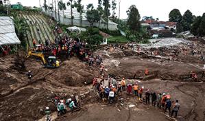 El saldo de muertos por alud en Indonesia aumenta a 44
