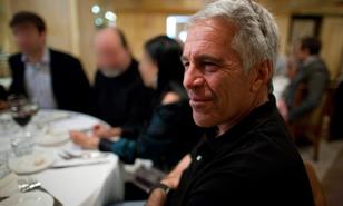 Una modelo dominicana aparece en un cat&aacute;logo en los archivos Epstein