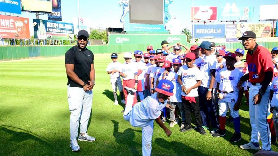 Fedom, MLB y gerencia del Cl&aacute;sico Mundial realizan cuarta y &uacute;ltima cl&iacute;nica infantil de b&eacute;isbol