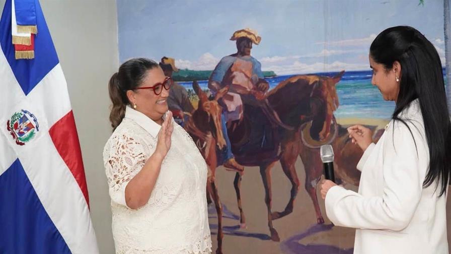 Juramentan a Martha Feliú Caraballo como directora regional Yuma del programa Supérate Juramentan a Martha Feliú Caraballo como directora regional Yuma del programa Supérate