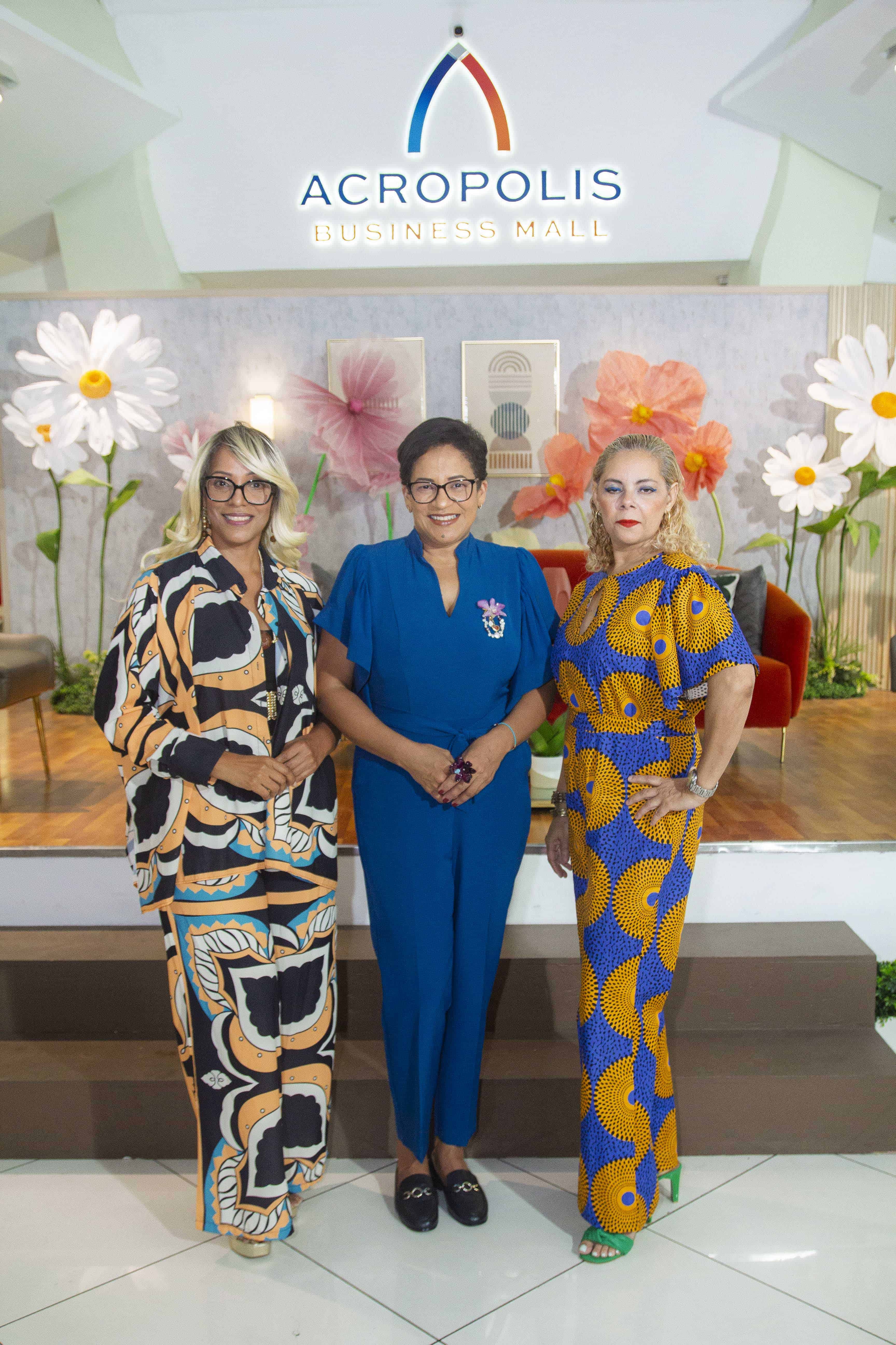 Miosotis Joaqu&iacute;n, Yenny Guzm&aacute;n y Rosanna Suazo.
