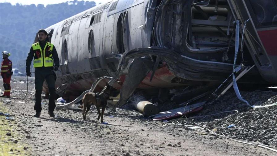 Aumenta a 46 el saldo de muertos por catástrofe ferroviaria en España Aumenta a 46 el saldo de muertos por catástrofe ferroviaria en España