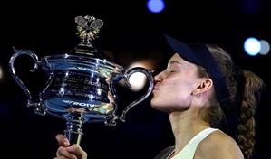 Elena Rybakina vence a Sabalenka y gana el Abierto de Australia