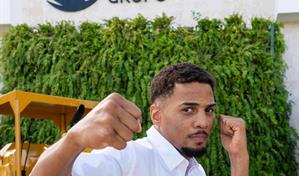 Grupo Puntacana respalda al boxeador ol&iacute;mpico Junior Alc&aacute;ntara