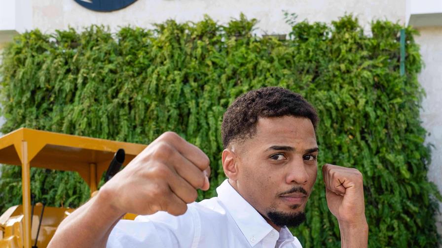 Grupo Puntacana respalda al boxeador olímpico Junior Alcántara