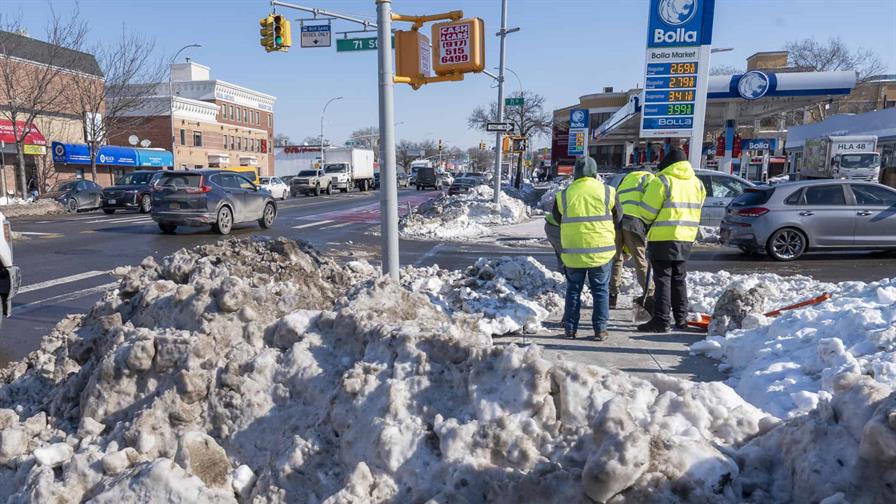 Aumentan a trece las v&iacute;ctimas en Nueva York por primera tormenta invernal de 2026