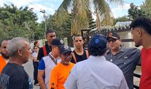 Buscan a una mujer y un ni&ntilde;o reportados como desaparecidos tras presunta ca&iacute;da en un hoyo