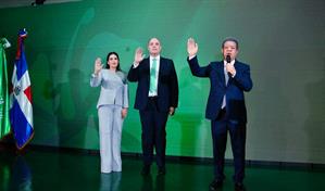 El exsenador Jos&eacute; del Castillo se juramenta en la Fuerza del Pueblo