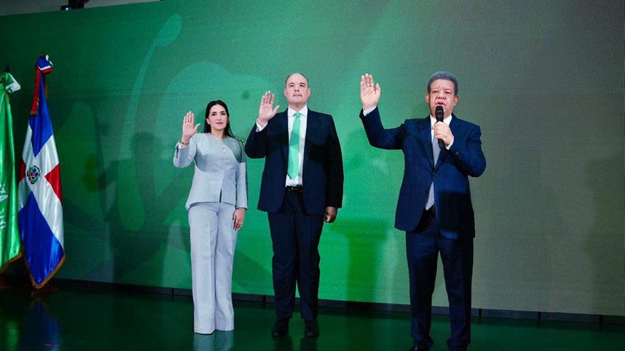 El exsenador Jos&eacute; del Castillo se juramenta en la Fuerza del Pueblo