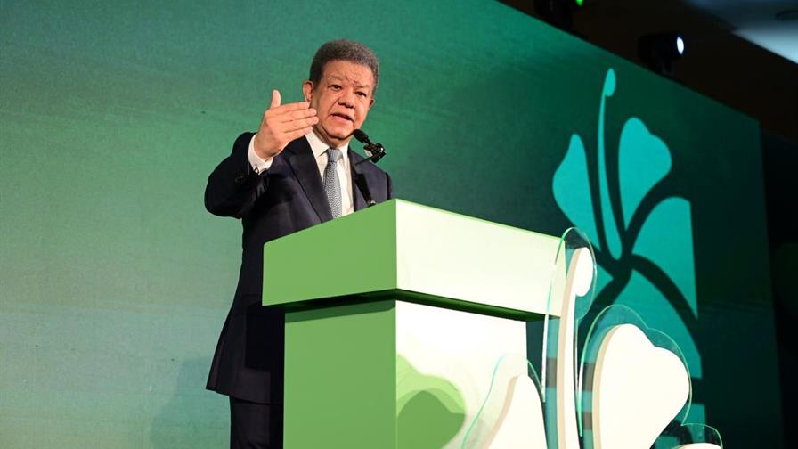 Leonel acusa al PRM de quebrar a los productores locales con importaciones a allegados