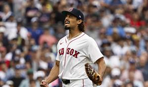 Los Medias Blancas adquieren al pitcher Jordan Hicks en un cambio con los Red Sox