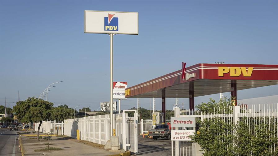 Trump asegura que India comparará petróleo de Venezuela en lugar de Irán