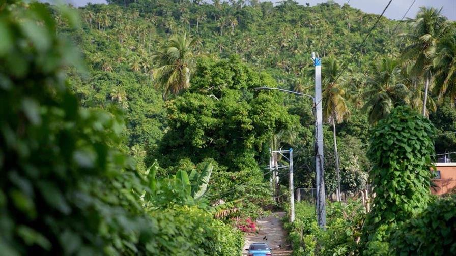 Energía y Minas entrega cuatro proyectos de electrificación rural en Samaná Energía y Minas entrega cuatro proyectos de electrificación rural en Samaná