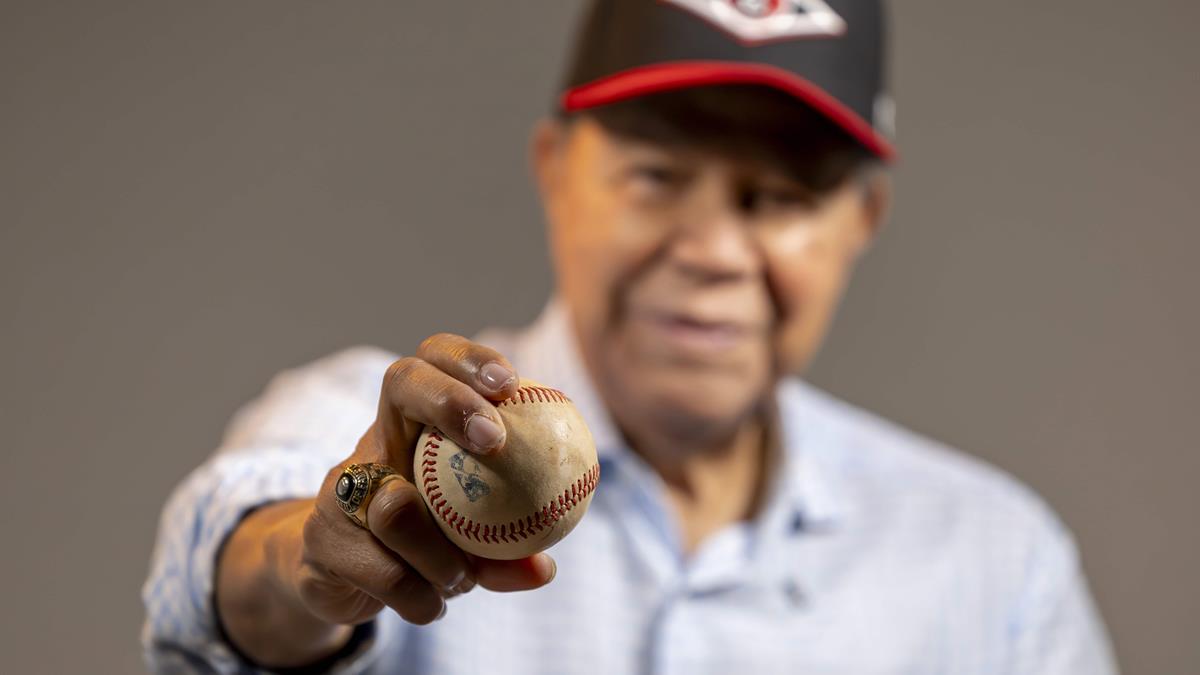 Aprende a lanzar recta, curva, slider y screwball con Juan Marichal