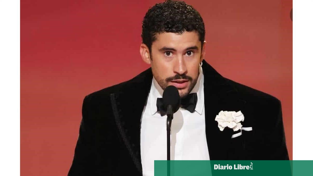 Bad Bunny ataca política migratoria de Trump y le dice "Fuera ICE"