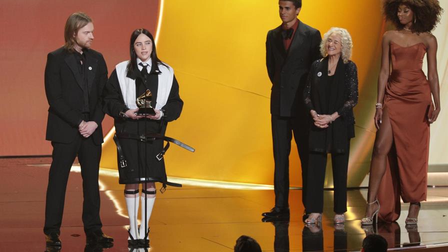 Billie Eilish gana el Grammy a mejor canción con Wildflower y lanza un mensaje contra ICE Billie Eilish gana el Grammy a mejor canción con Wildflower y lanza un mensaje contra ICE