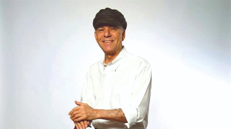 Manuel Jiménez: "No solo necesitamos romance, también debemos reflexionar" Manuel Jiménez: "No solo necesitamos romance, también debemos reflexionar"