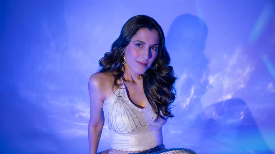 Eliana Berretta lanza su primer sencillo Como antes en un nuevo cap&iacute;tulo musical