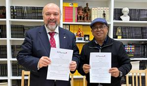 Editorial espa&ntilde;ola publicar&aacute; edici&oacute;n internacional de libro sobre Juan Luis Guerra