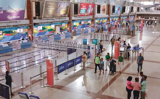 El Gobierno aumenta las tasas aeroportuarias: conoce cu&aacute;nto aumentan y a qui&eacute;nes aplica