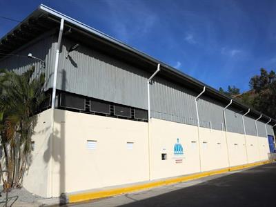 Miderec: Raquel Peña y Kelvin Cruz entregan remodelado multiuso