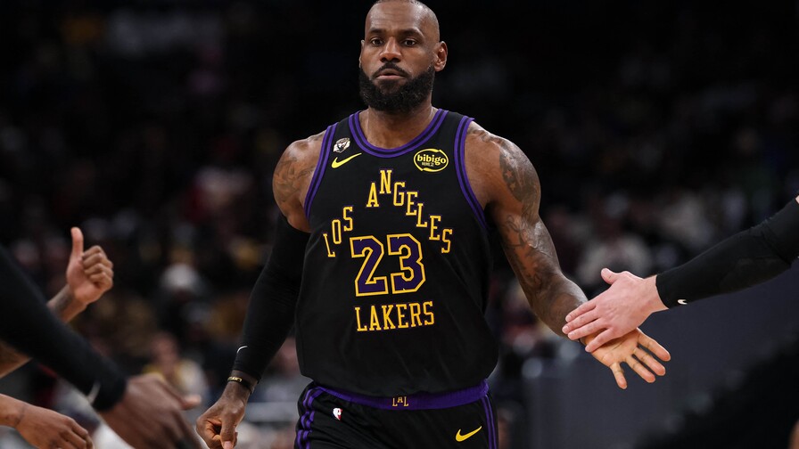 LeBron James se apropia también del récord de canastas anotadas en la NBA LeBron James se apropia también del récord de canastas anotadas en la NBA