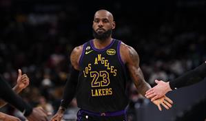 LeBron James pierde racha incre&iacute;ble tras lesi&oacute;n que lo margina de duelo ante los Spurs