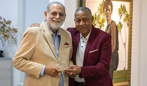 Pedro Ram&oacute;n L&oacute;pez Oliver recibe reconocimiento por sus aportes al arte visual dominicano