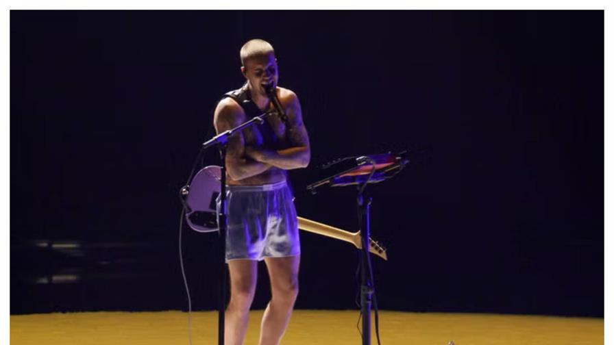 As&iacute; fue la presentaci&oacute;n de Justin Bieber en los Grammy 2026