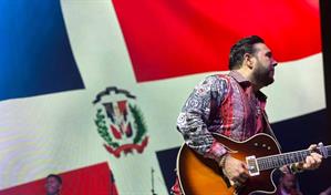 Coca-Cola Music Hall se llena para el concierto de El Chaval de la Bachata