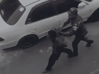 Hombre golpea hasta matar a vecino que salió caminar en Los Alcarrizos