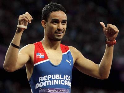 ¡Enhorabuena! Luguelin Santos retorna luego de tres años suspendidos