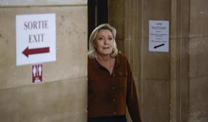 La Fiscal&iacute;a pide mantener 5 a&ntilde;os de inhabilitaci&oacute;n contra Le Pen sin ejecuci&oacute;n inmediata