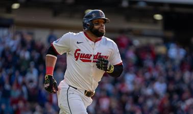 Fuentes: Carlos Santana llega a acuerdo con los Diamondbacks de Arizona