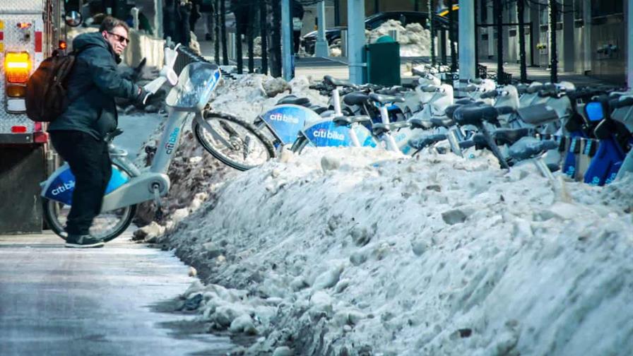 Nueva York reporta 16 muertes tras tormenta invernal, la mayoría por hipotermia Nueva York reporta 16 muertes tras tormenta invernal, la mayoría por hipotermia