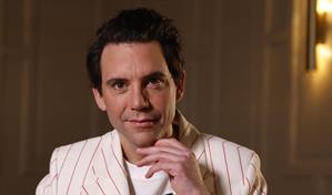 Cantante Mika reivindica lo aut&eacute;ntico: Hemos convertido el pop casi en una palabra sucia