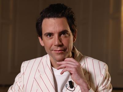 Nuevo disco de Mika Hyperlove explora el amor y la conexión