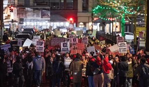 Jueza acusa a Kristi Noem de actuar por hostilidad racial al intentar eliminar el TPS para haitianos